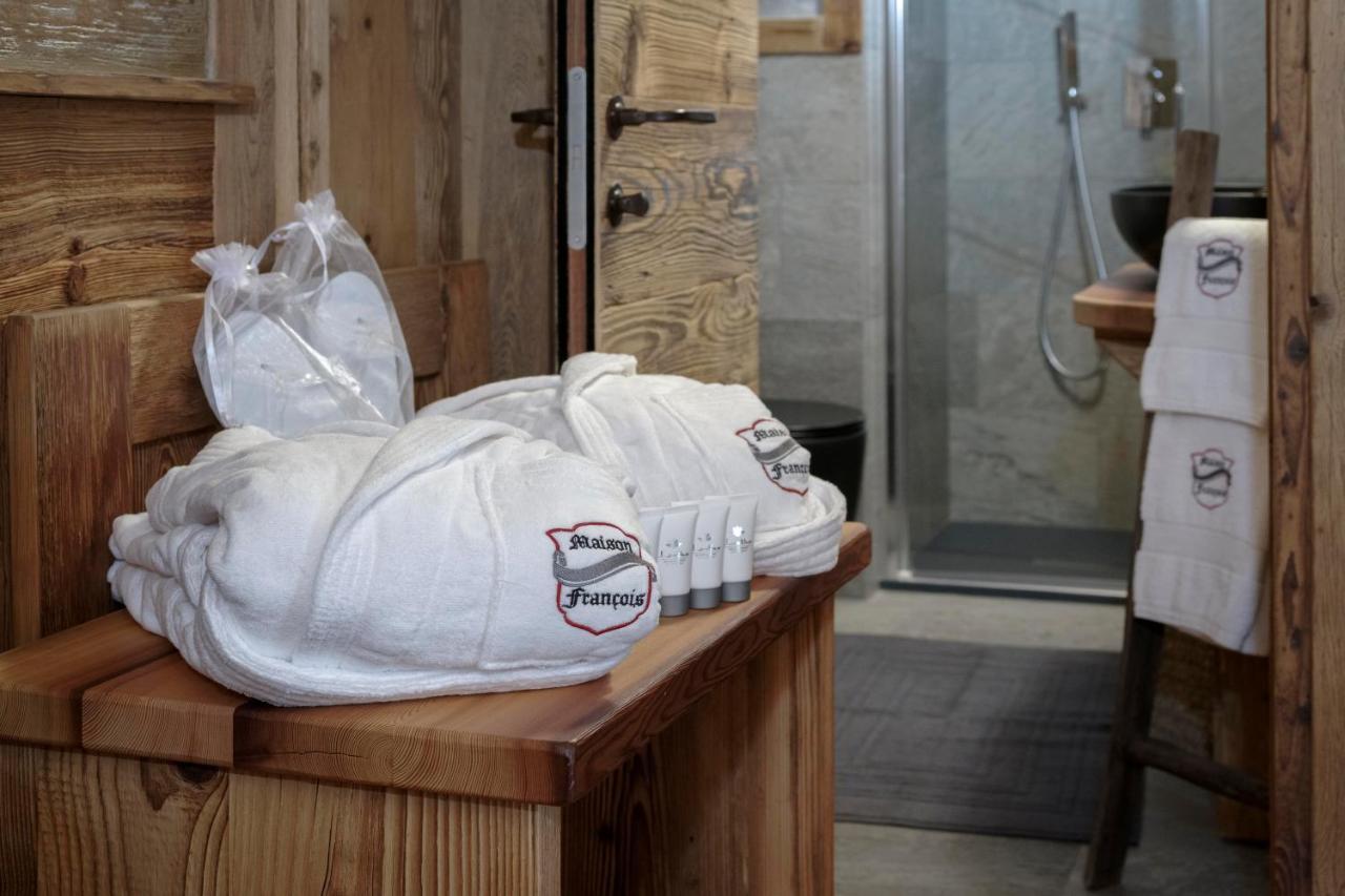 Francois Hot Tub & Location With Services